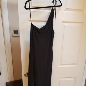 One-shoulder, tie shoulder, asymmetrical hem laund